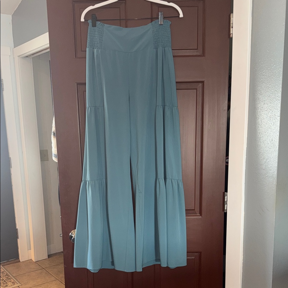 Elegant Blue Women's Palazzo pant!